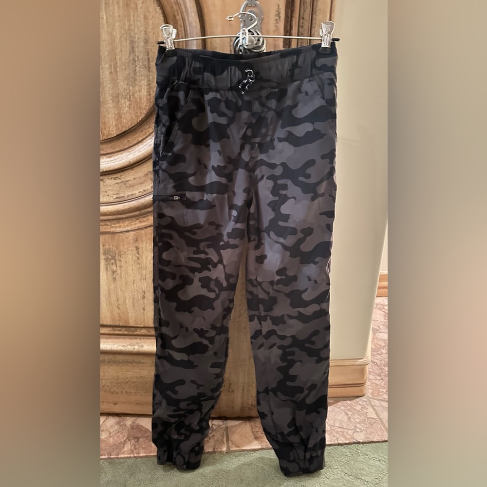 Girl Camo Jogger Pants
